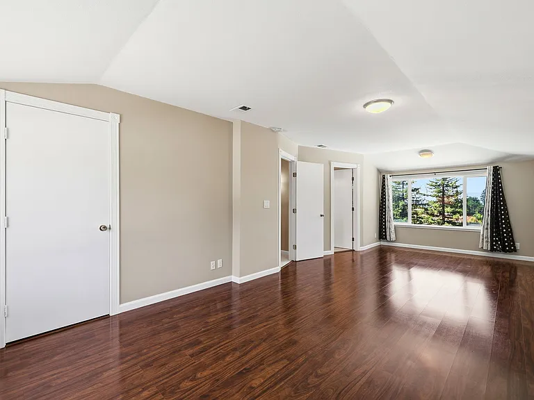 181 Piazza Way — Photo 26