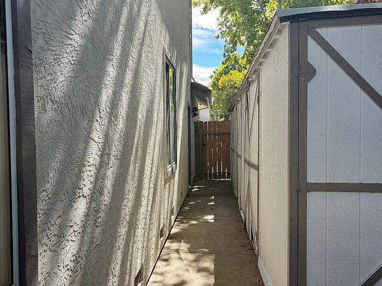 7 Goldmeadow Ct — Photo 31
