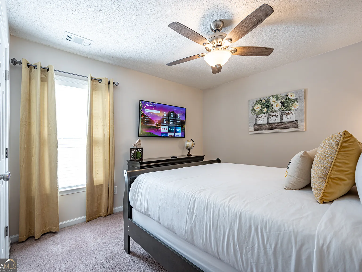 3 bed, 2.5 bath, $4,878 — Photo 3