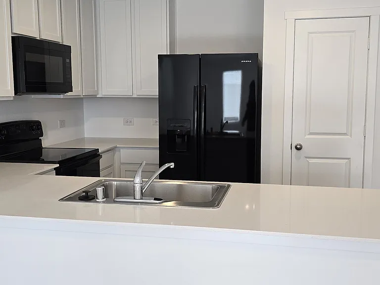 6300 Sanderling St — Photo 1