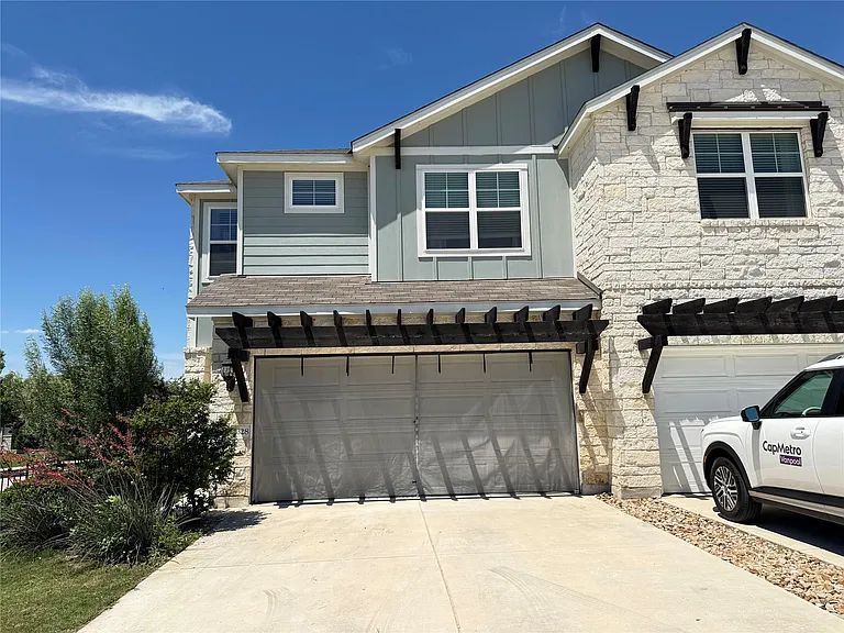2328 Calvert Dr — Photo 5