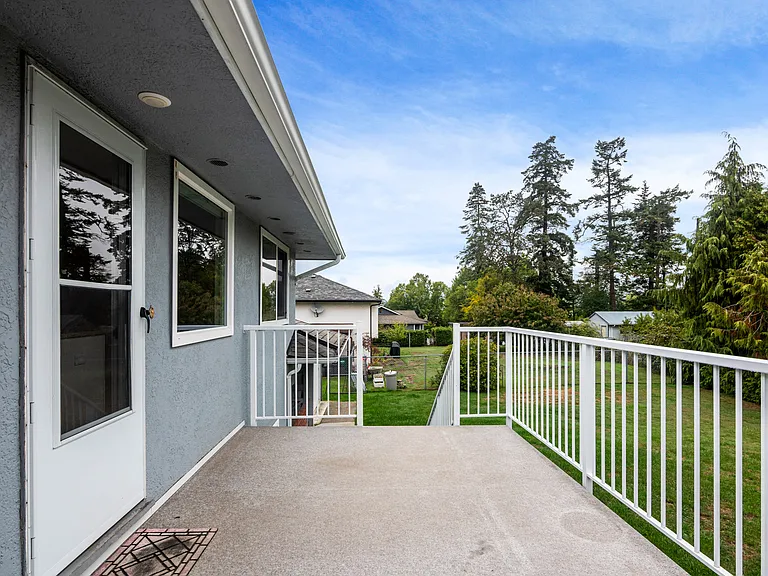 4021 Century Rd — Photo 9