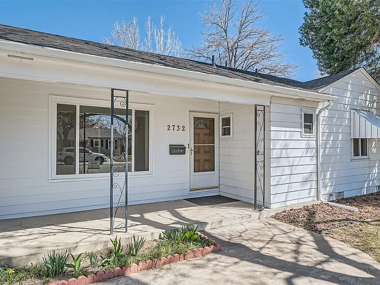 2732 S Garfield St — Photo 3