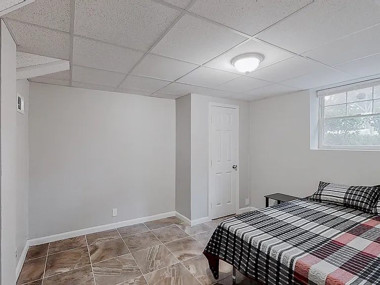 Anderson Dr — Photo 2