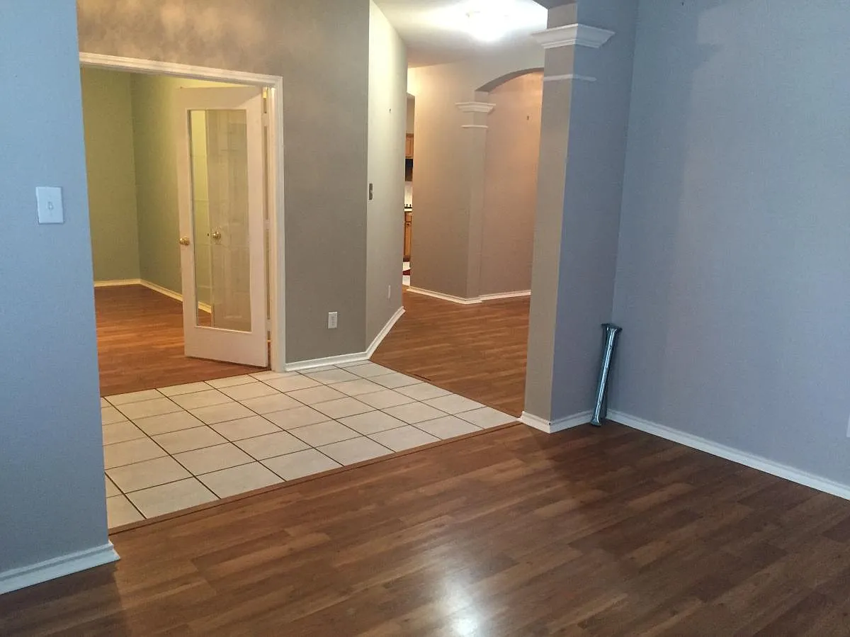 4 bed, 2472 sqft, $2,300 — Photo 2