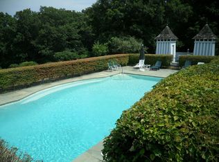 4213 Brooks Point Rd, Fishers Island, NY 06390