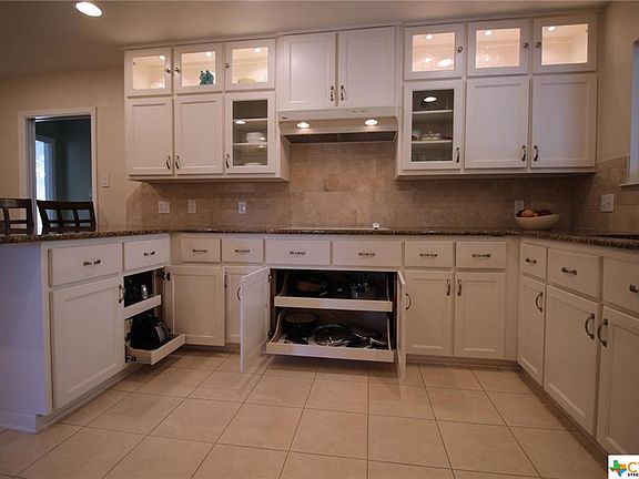 4th image of 106 E Woodlawn Dr