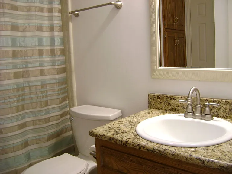 1714 Red Bud Ln — Photo 11