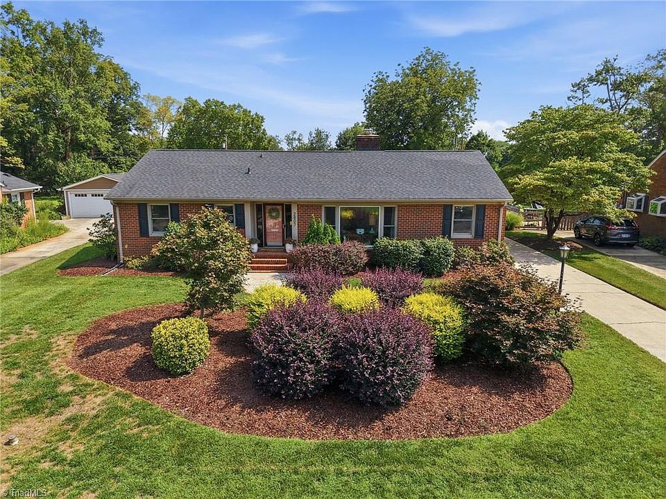 1st image of 2807 Northampton Dr