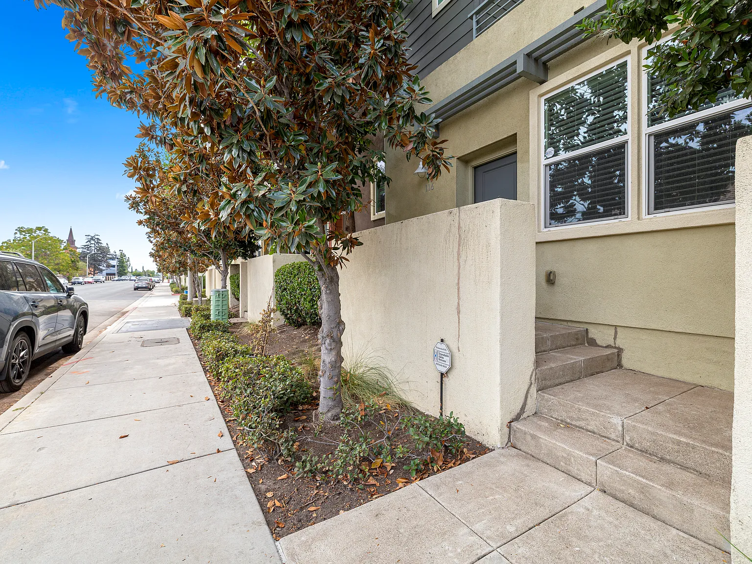3 bed, 1451 sqft, $3,700 — Photo 3