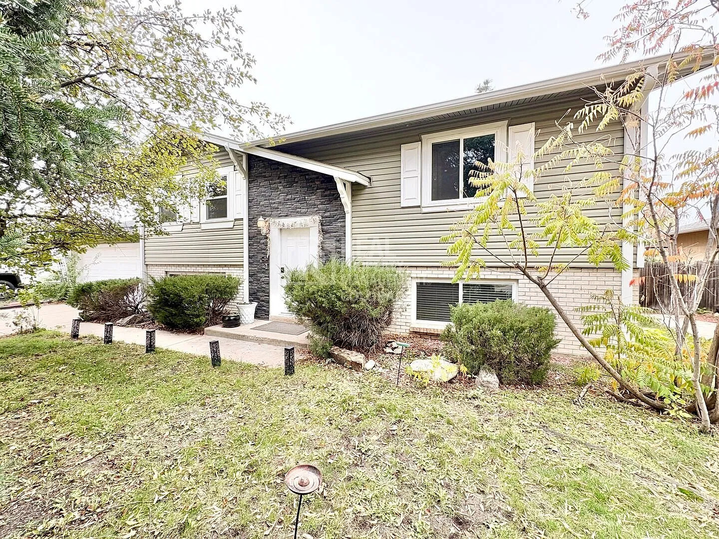 Spacious 4-Bedroom Home with Solar Panels & Covered Deck in Utah Park — Photo 1