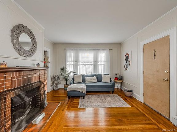3rd image of 405 Fountain St #2
