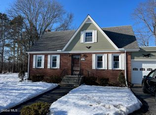 948 Quackenbush Rd, Schenectady, NY 12306