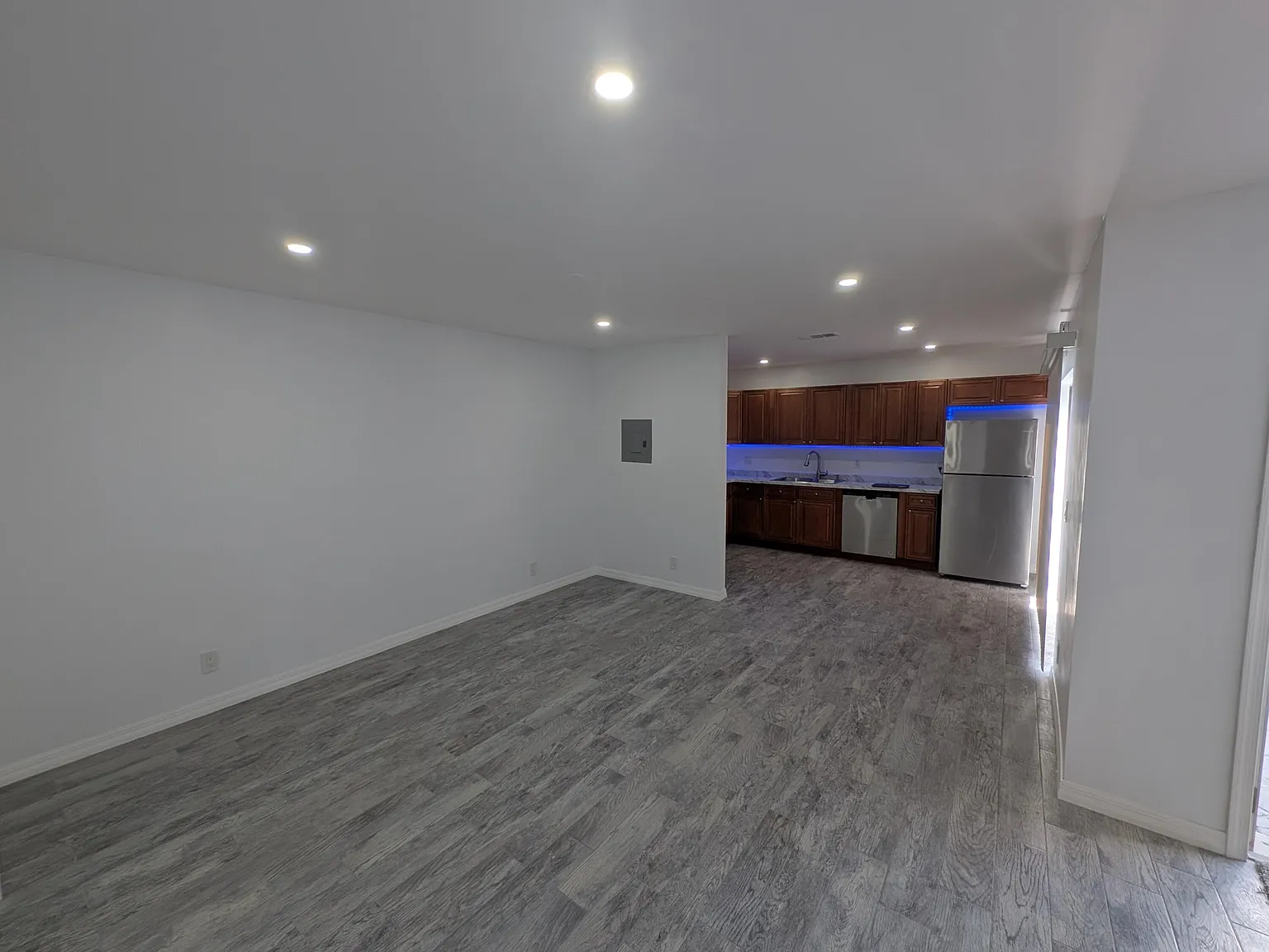 3 bed, 2.5 bath, 2682 sqft, $2,725 — Photo 4
