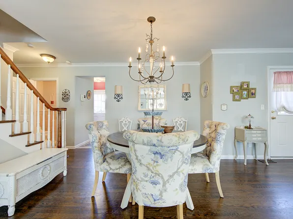 168-03 Powells Cove Boulevard image 9 of 48