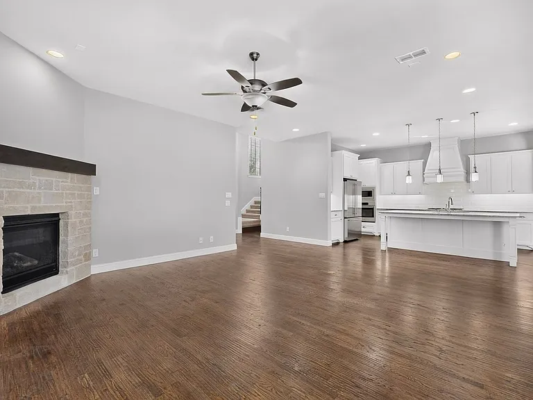8261 Kentland Dr — Photo 8