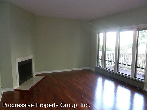 4th image of 647 Carolina St