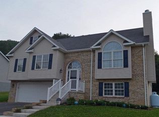 160 Willow Ln, Bluefield, VA 24605