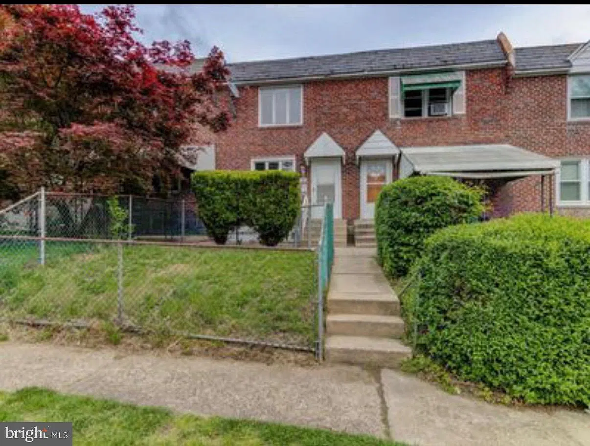3 bed, 1.0 bath, 1152 sqft, $1,900 — Photo 4