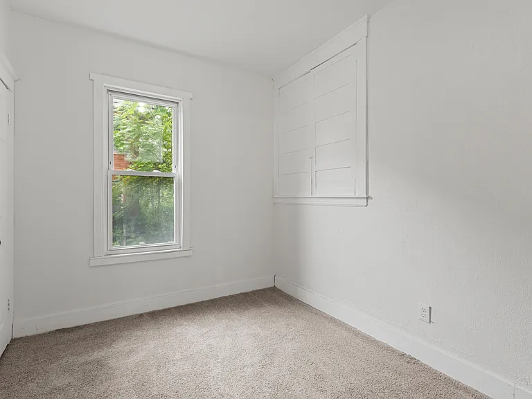 3008 Lothrop St — Photo 7