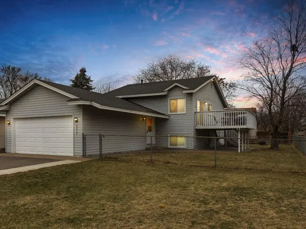 9572 Monroe St NE, Blaine, MN 55434
