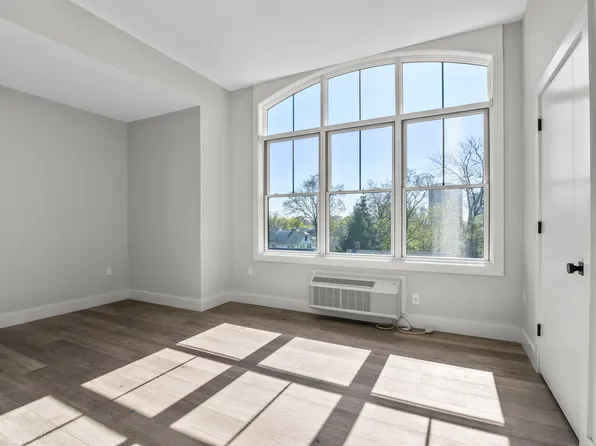 2021 Jones Road image 5 of 12