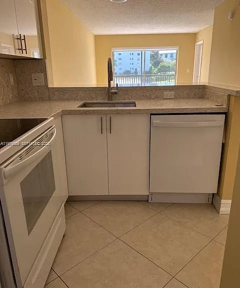 2226 N Cypress Bend Dr #210 — Photo 10