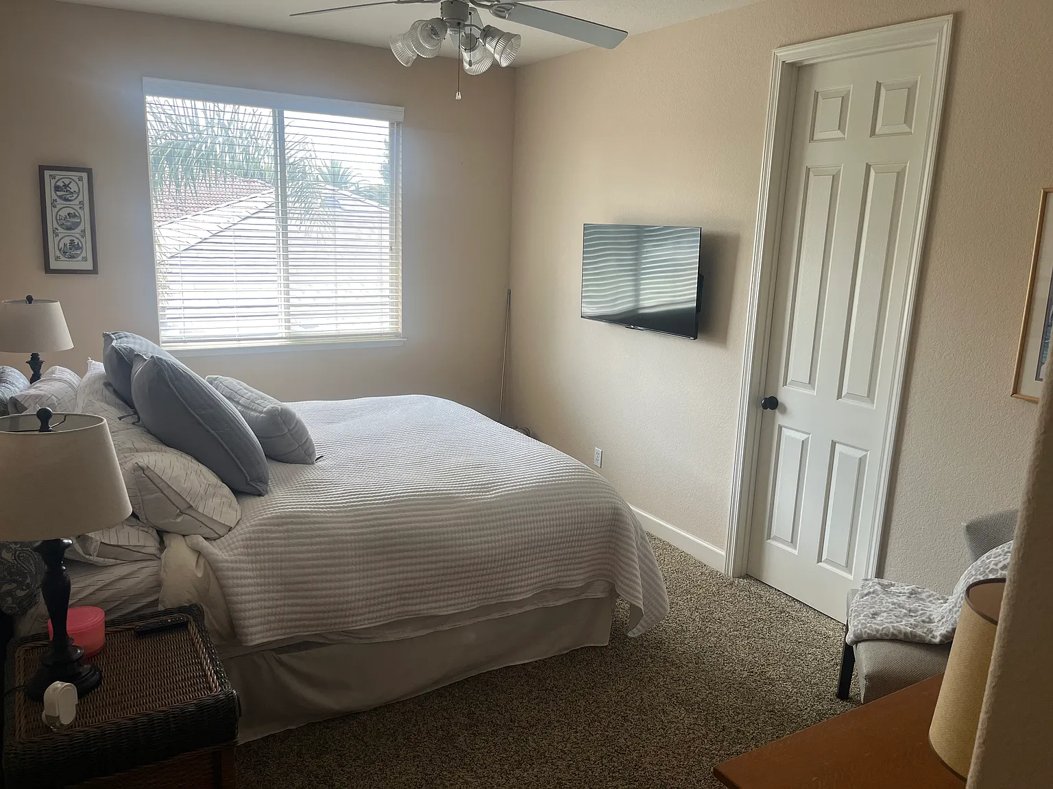 Studio, 3718 sqft, $1,950 — Photo 2