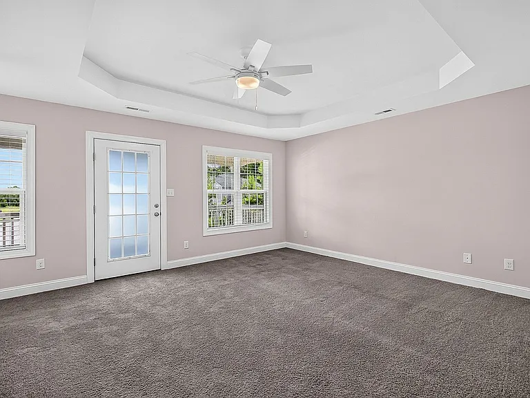 221 Robert Alan Dr — Photo 18