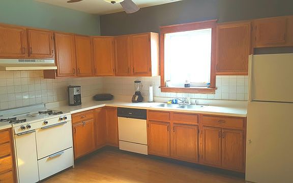 5th image of 2940 N Mason Ave