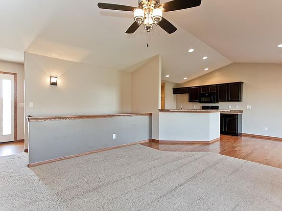 4th image of 4588 Creekview Trl