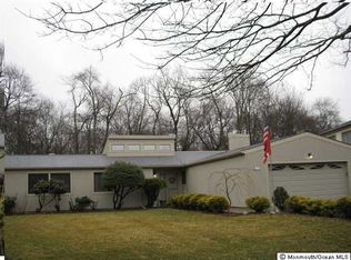 152 Dawn Ct, Old Bridge, NJ 08857