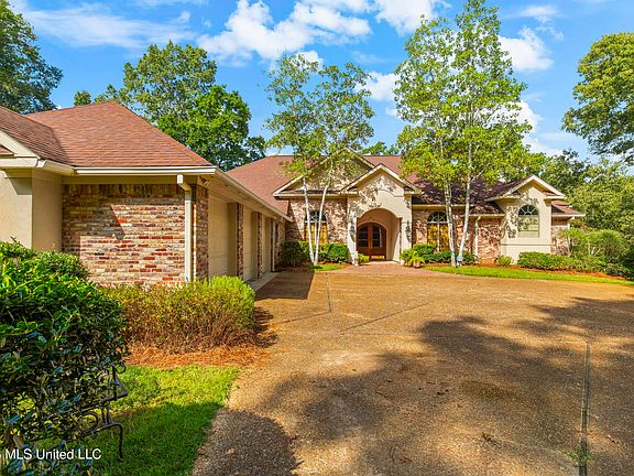 5th image of 373 Chapel Hill Rd