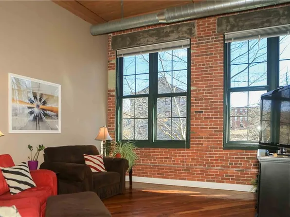 99 Allen St Unit 206, Woonsocket, RI 02895