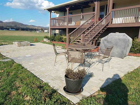 4th image of 122 Epling Blvd