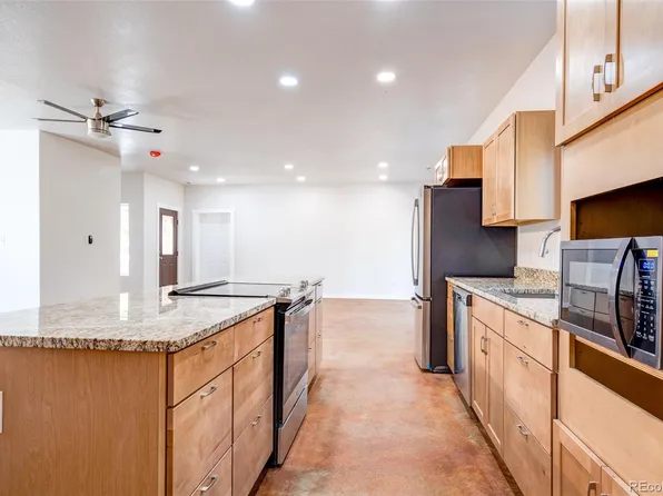 818 E Cucharras St, Colorado Springs, CO 80903