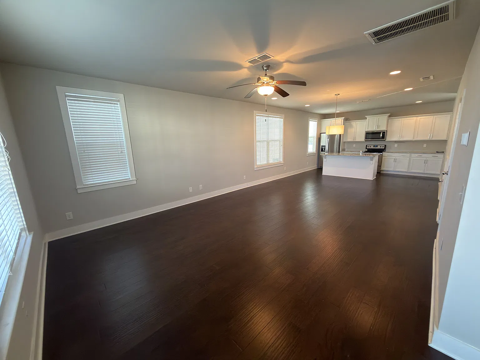 2 bed, 1410 sqft, $2,050 — Photo 2