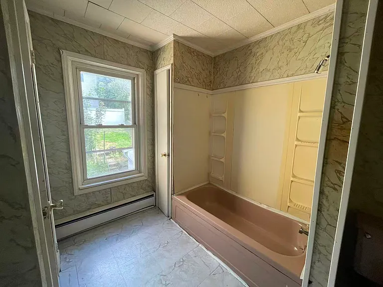 226 E Snyder Ave — Photo 3
