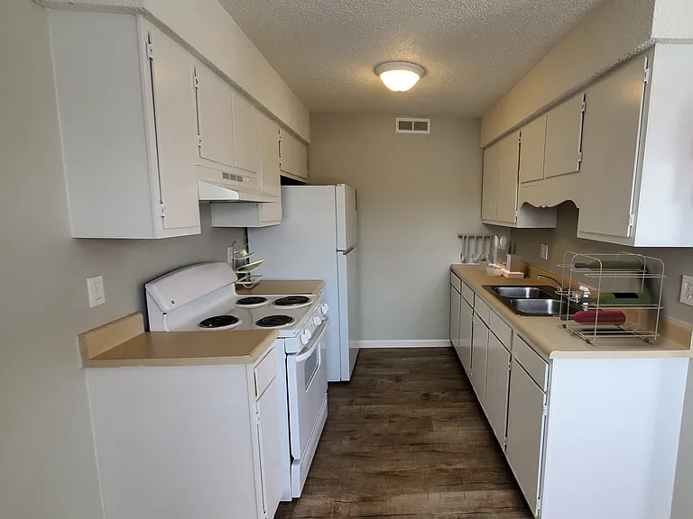 814 Twin Oaks Way #314 — Photo 2