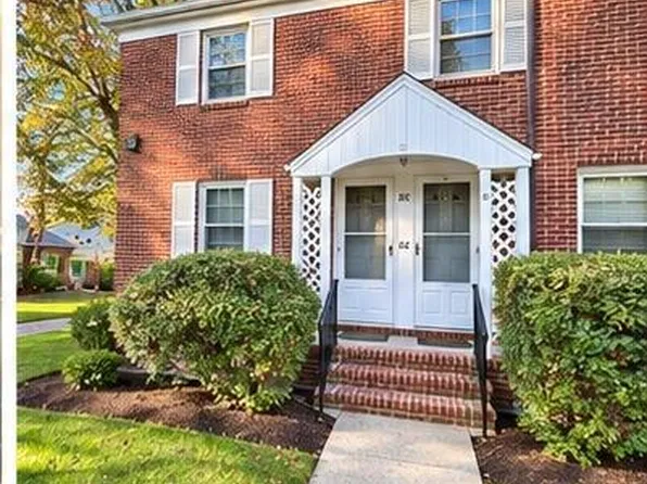 86 Manor Dr #807, Red Bank, NJ 07701