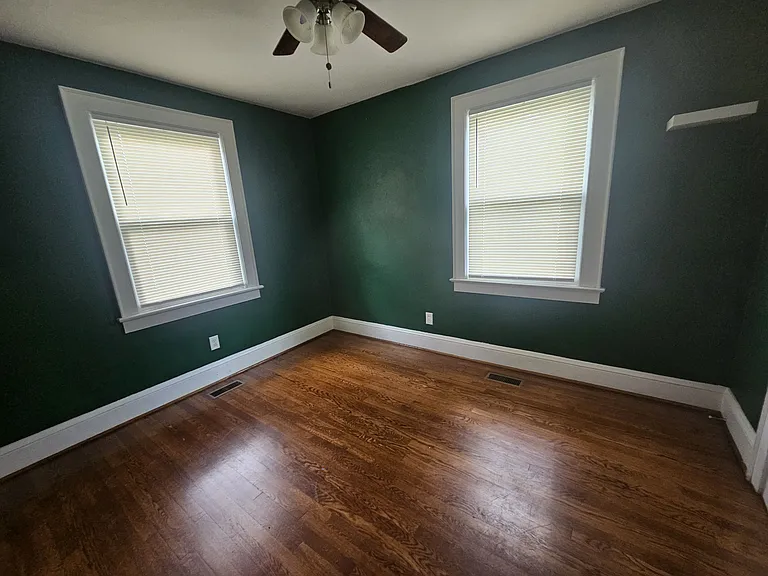 2615 Somme Ave — Photo 8