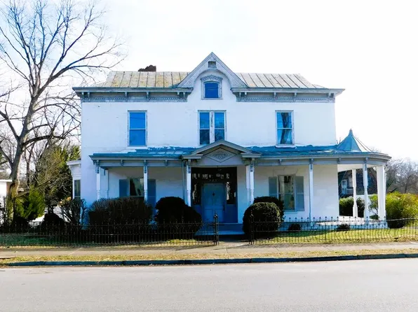 905 N Main St, South Boston, VA 24592