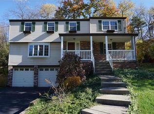 2938 Greenfield Rd, Glenshaw, PA 15116