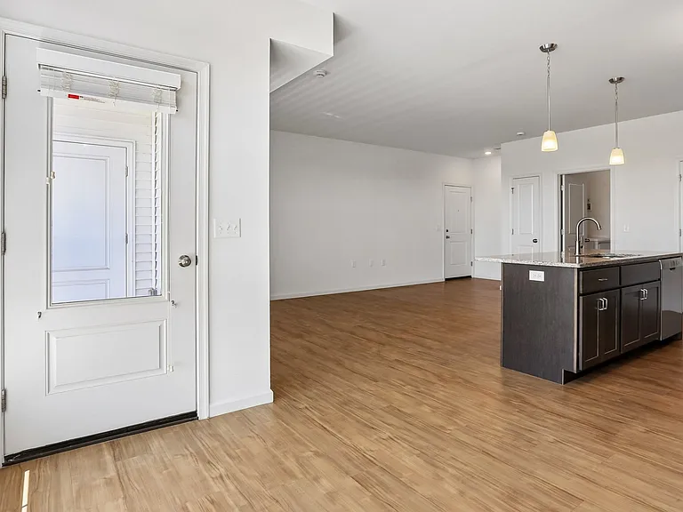 Park West Apartments — Photo 61