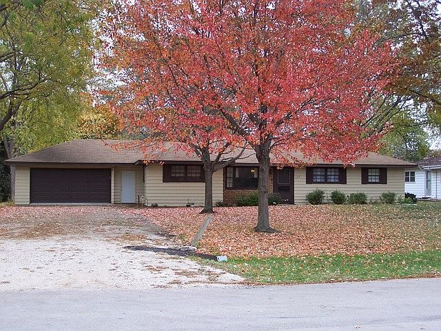 1st image of 1116 Rosary Ln