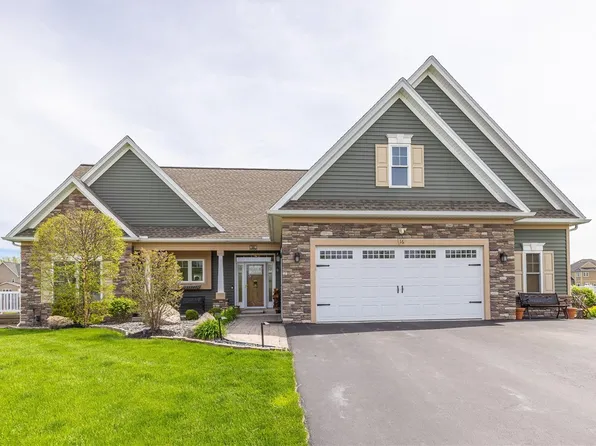 16 W Bellaqua Estates Dr, Rochester, NY 14624