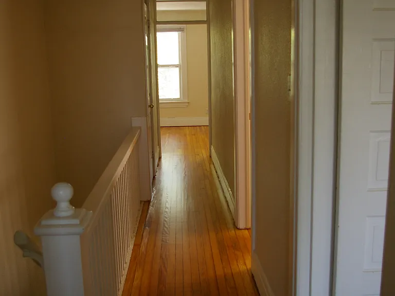 2319 N High St — Photo 10