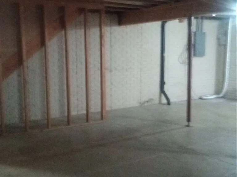 914 E Bancroft St — Photo 24