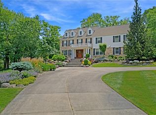 2961 Edgewood Rd, Pepper Pike, OH 44124