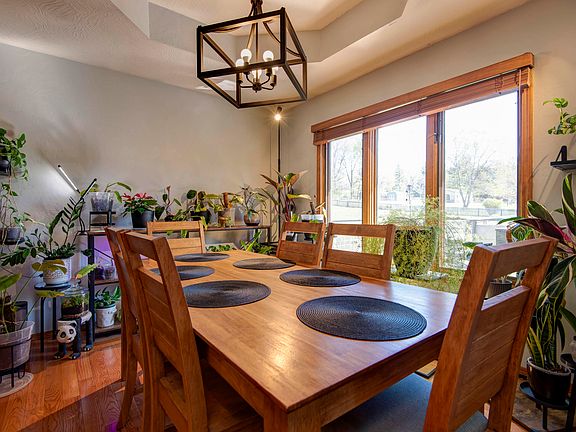 4th image of 514 S Farm Road 193